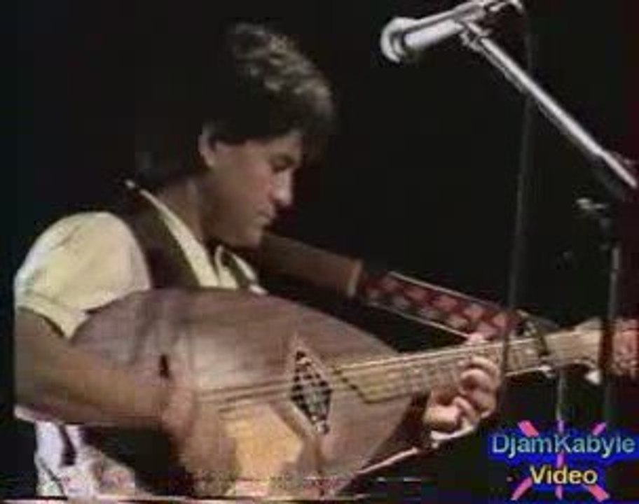 Hamidouche "Zigh Sin Ay Tessahed" (fin) live 1993