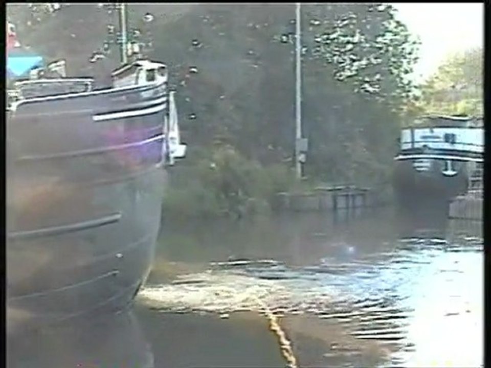 Sortie de la cale sèche de Bellecourt