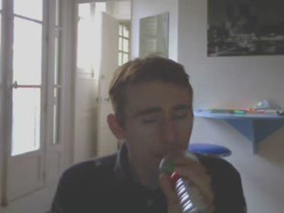 Wiwi égratigne "T'es plus une star"