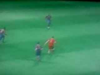 frappe Steven Gerrad sur Pes 2010 by Louz