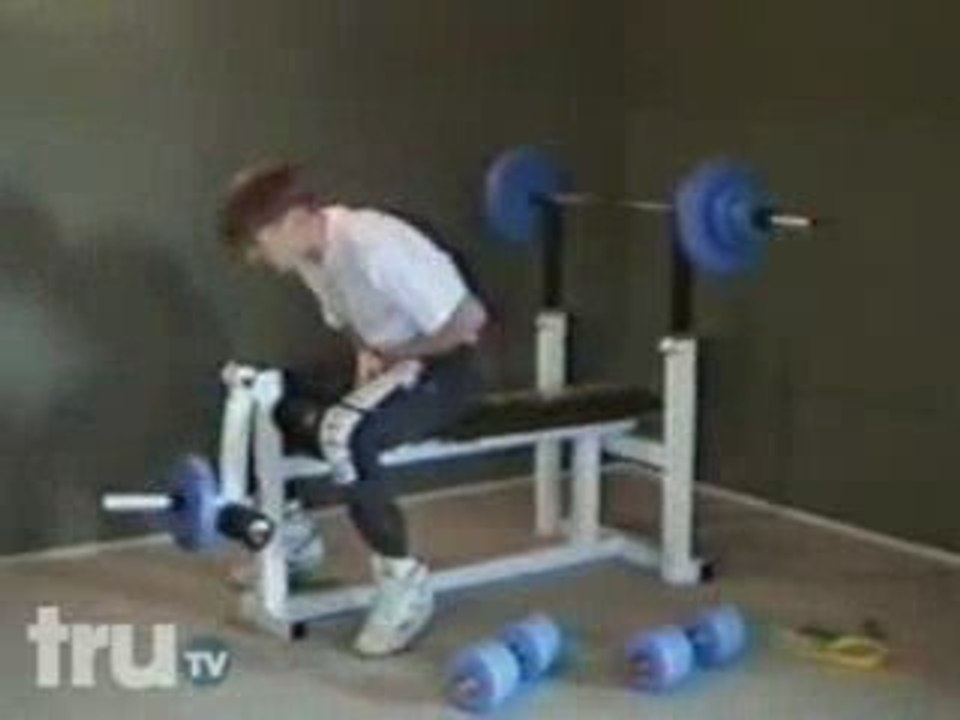 Régis fait de la musculation (nutshot)