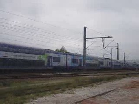Um de TER 2N NG en gare de Gaillon