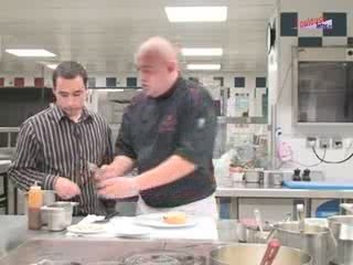 Tarte aux pommes tradition avec un streusel à la canelle...