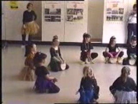 STAGES DE DANSES ET PERCUSSIONS AVEC LES ENFANTS