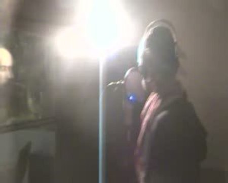 street bench-royakilla pose son texte au studio vizi produc