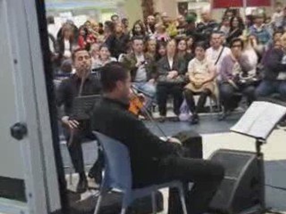 Tuluyhan Uğurlu 29 Ekim 2009 Cumhuriyet Bayramı Konseri