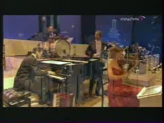 Max Raabe Over My Shoulder