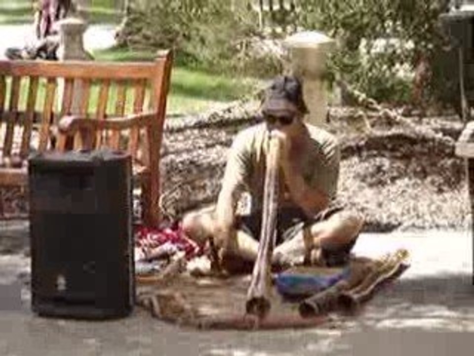 Didgeridoo player at Fremantle village art market