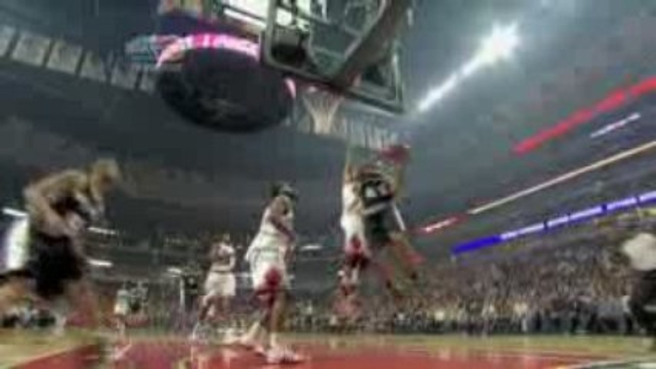 NBA Richard Jefferson getting blocks By Derrick Rose