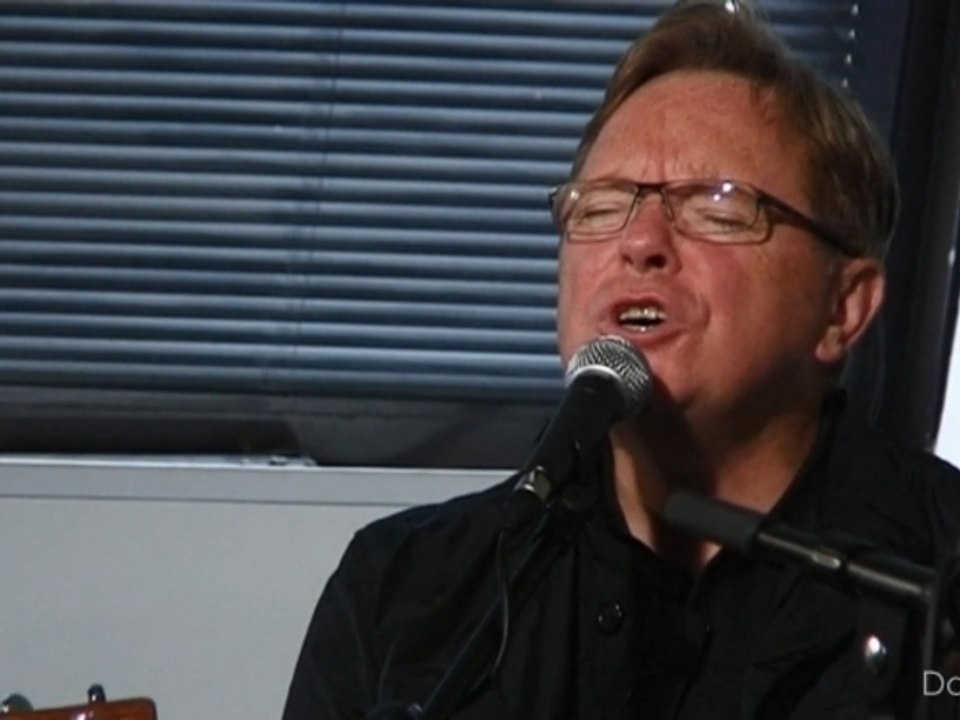 La Session: Bad Lieutenant chante New Order