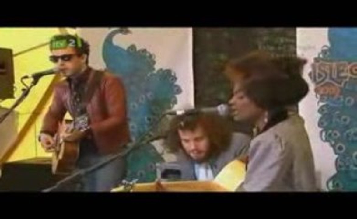 The NOISETTES - Never Forget You - Isle of Wight- acoustic