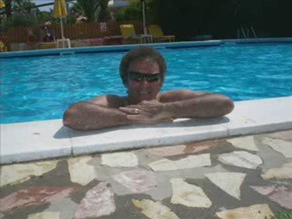 A-AA TOM JONES TRIBUTE ACT AAAAA AS HIMSELF IN HIS OWN VOICE