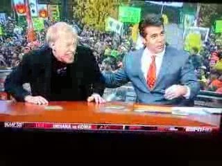 Lee Corso Picks Oregon on College Gameday!