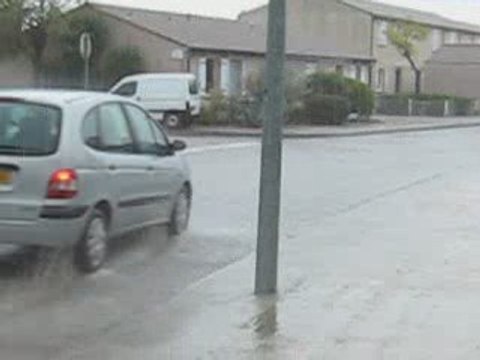 l'eau monte au meau des lanes le 21 octobre 2009 lunel 34400