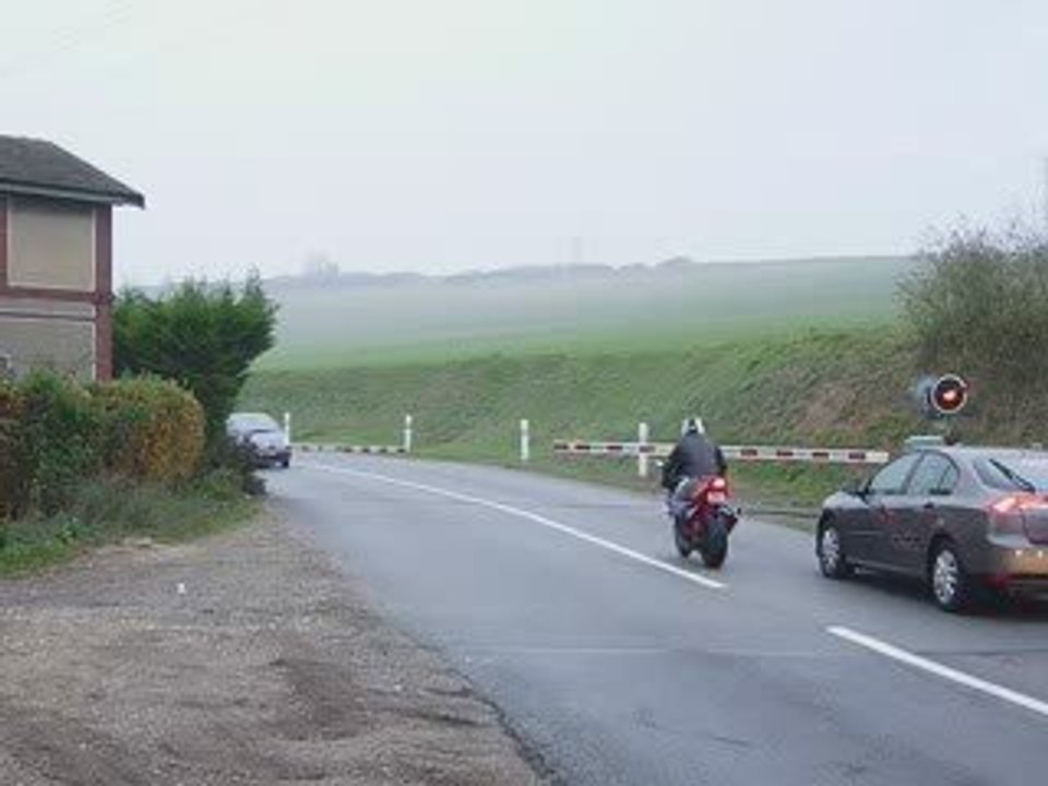 BB8082 + Rame CFVE entre Breuilpont et Pacy Sur Eure