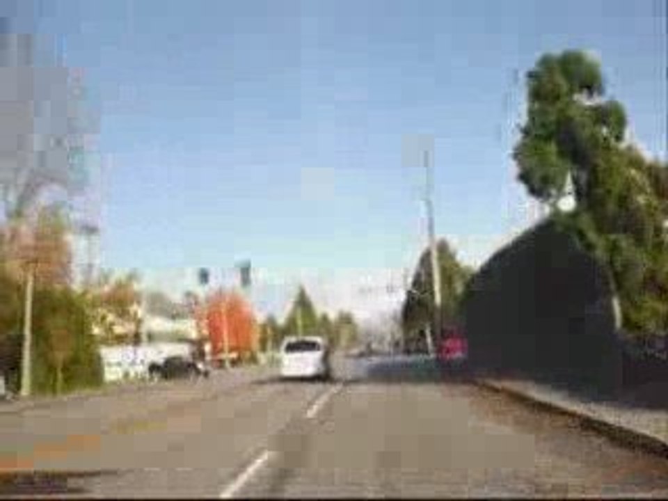 HOW TO CHARGE AN ELECTRIC CAR - JUST PLUG IT IN ANY OUTLET