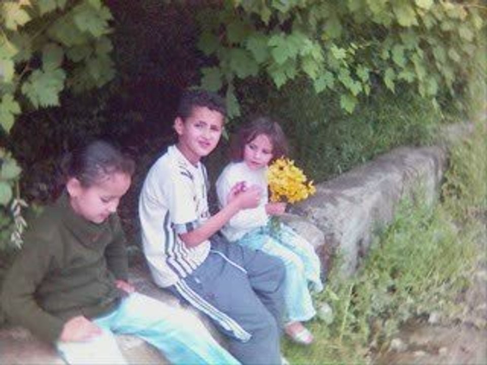 BOUDJEMAA EL ANKIS CHANTE EN KABYLE( TADERT-IW)