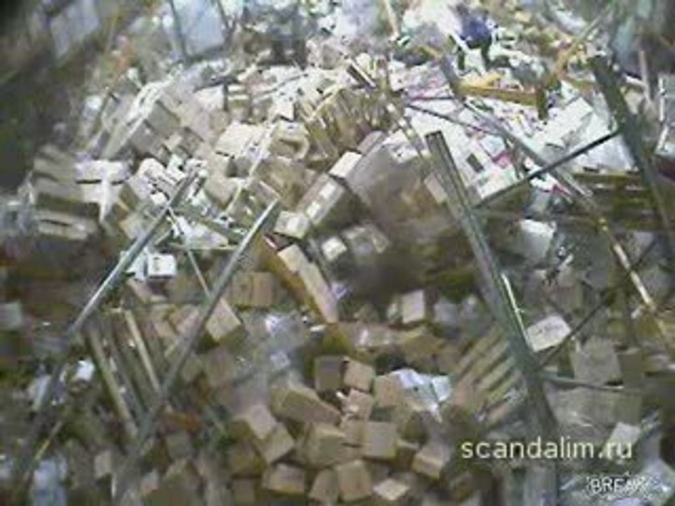 Régis détruit pour 300 000 dollars de Vodka dans un entrepot