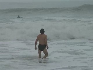 BIARRITZ, 1er novembre 2009 : baignade ! (64)