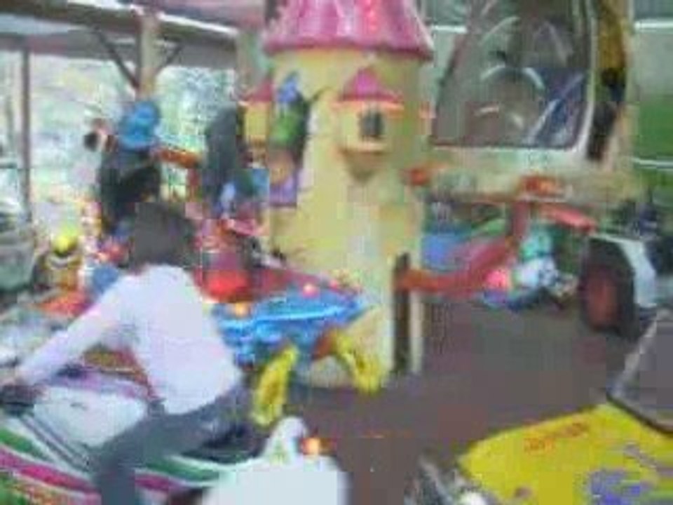 Le premier tour de manège de la Puce