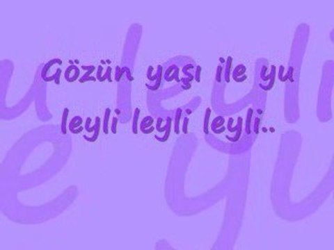 Sibel Pamuk - Felek çakmağını üstüme çaktı (+lyrics)