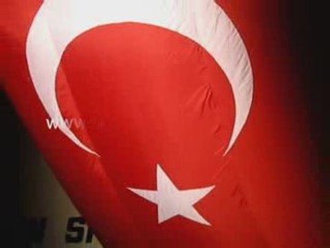 Ahmet Şafak Kırmızı Beyaz