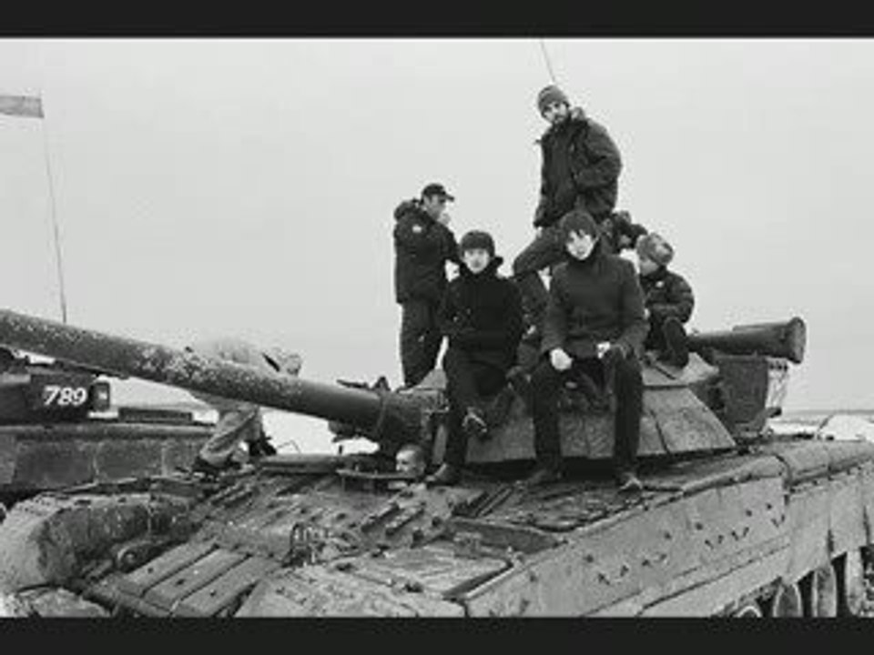 The Last Shadow Puppets - S.O.S (Rihanna cover)