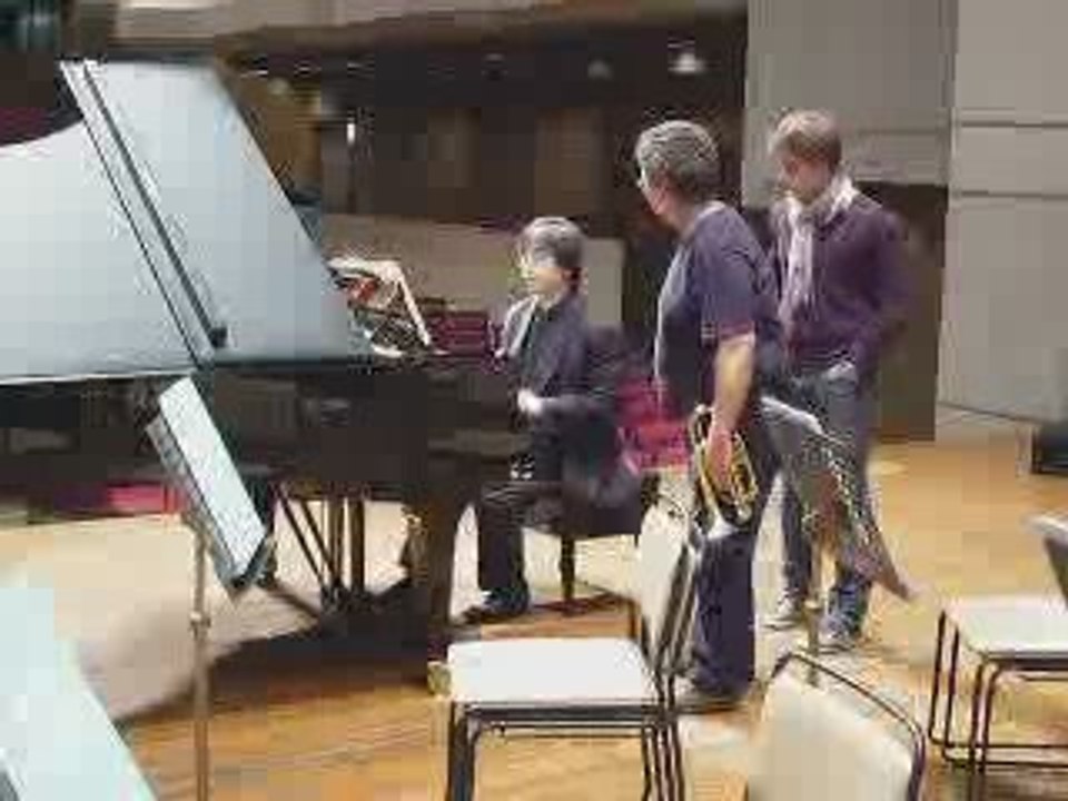 Kazuchi Ono au piano