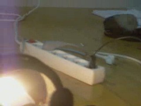 Emission ondes électromagnétiques par les fluocompactes