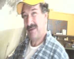 street bench-fini pour le local des verts