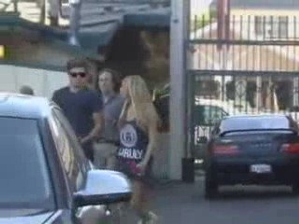 Zachary and Ashley moment. (11/02/09)