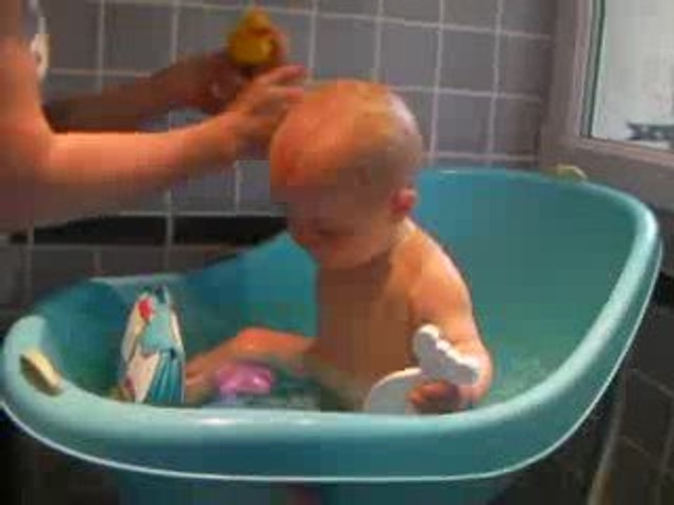 Clotilde dans son bain