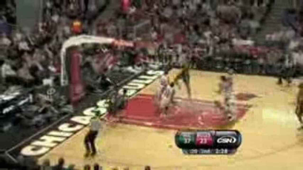 NBA Dan Gadzuric finishes with authority against Chicago.