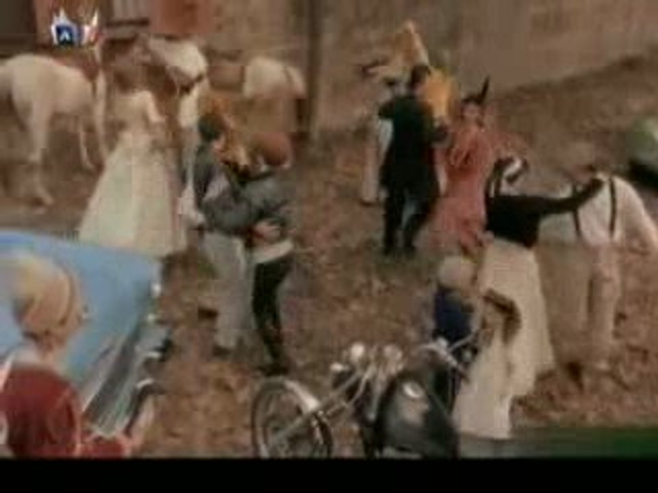 Demet Sagiroglu ARNAVUT KALDIRIMI