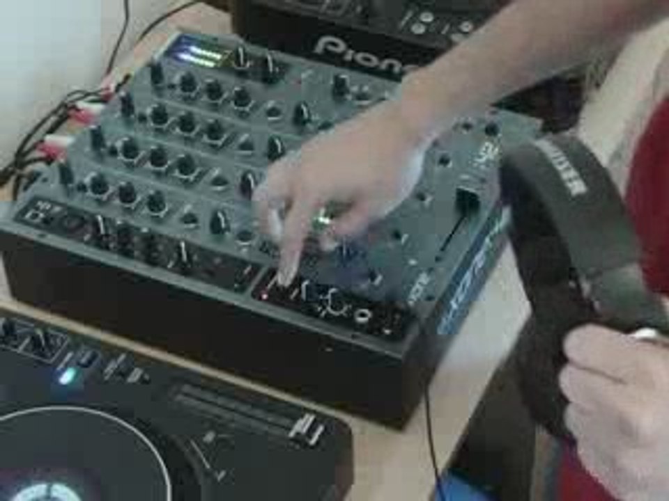 Allen & Heath Xone 42 Overview - Mixing Guide 3
