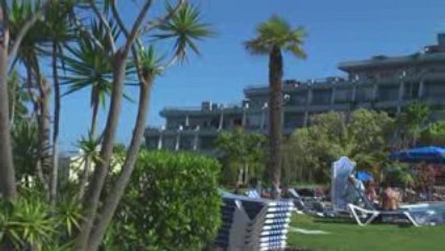 Vue de l'hôtel, de la piscine, et bien sûr le Teide