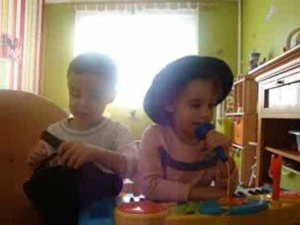 Les enfants chantent deuxième...