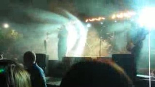 Helmet in a Bush Halos N Horns Fest Costa Mesa 2009