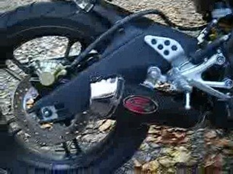 Yamaha yzf-r 125 avec pot scorpion avec chicane