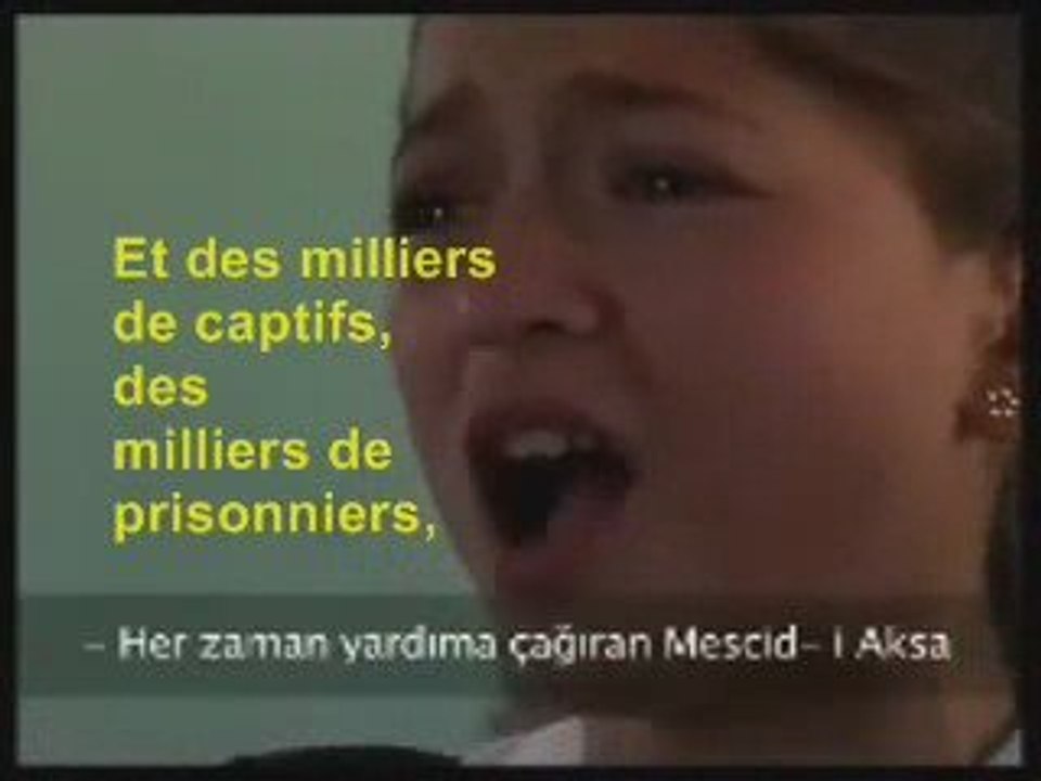 Petite fille palestinienne qui pleure son pays