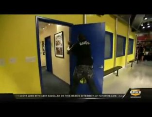 Champion de freefight enervé !