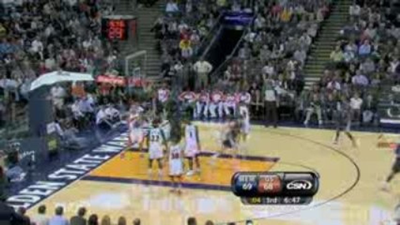 NBA Rudy Gay loses his man then drives in for the two-handed