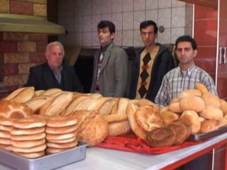 PAZAR'DA EKMEK 60 KURUŞA İNDİ