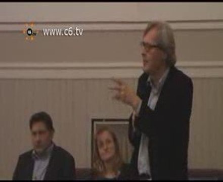 Sgarbi e il teatro della politica italiana