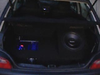 Caisson fait maison dans une saxo vts