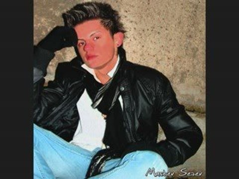 Master Sezer - Yanlizligimi Yenemedim