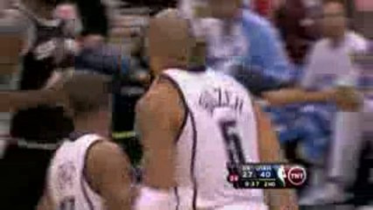 NBA Ronnie Price throws a nice pass to Carlos Boozer, who fi