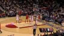 NBA Kirk Hinrich spins past a defender, gets fouled and sink