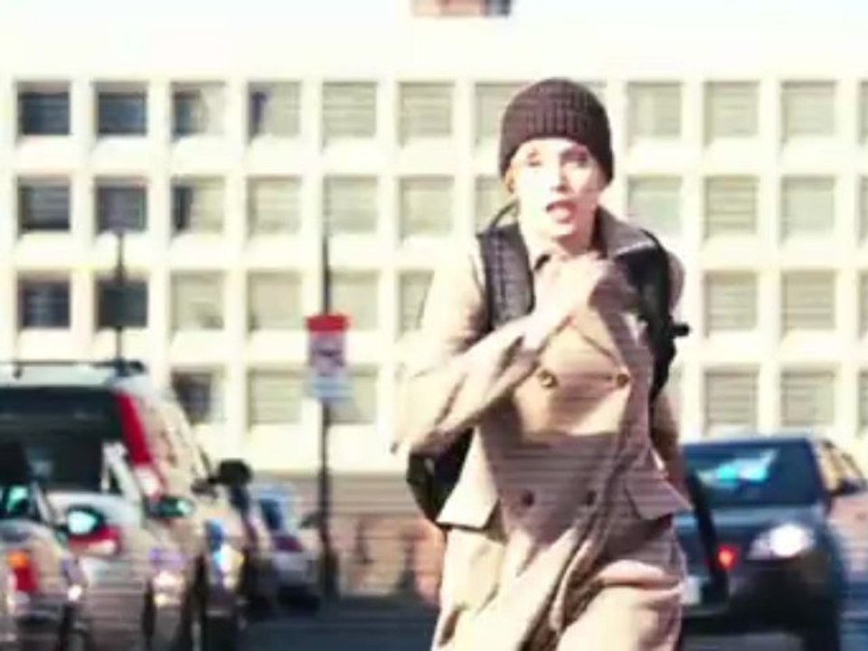 Salt (Starring Angelina Jolie) [Movie Trailer]