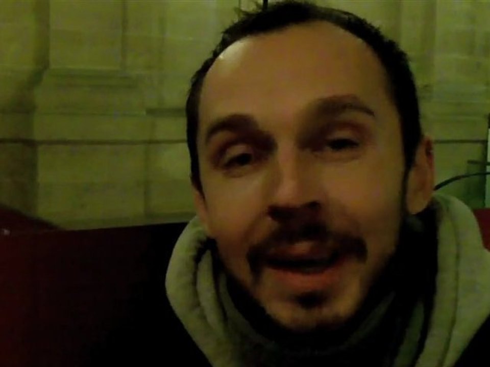 Apple Store Louvre : la nuit dehors des premiers clients